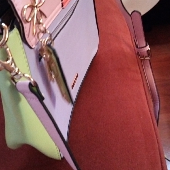 Iam selling my Aldo bag - Picture 3 of 7